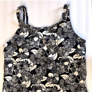 Lands End | Textured Black & White Swim Top